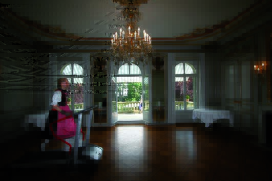 Klischee-Run
Performance im Haus der Universität Bern, 2010Persönliche Gedanken dazu: Mit Klischees kommt man nicht vorwärts und dennoch halten sie sich hartnäckig, liegen sogar im Trend.
Dauerperformance: 3h